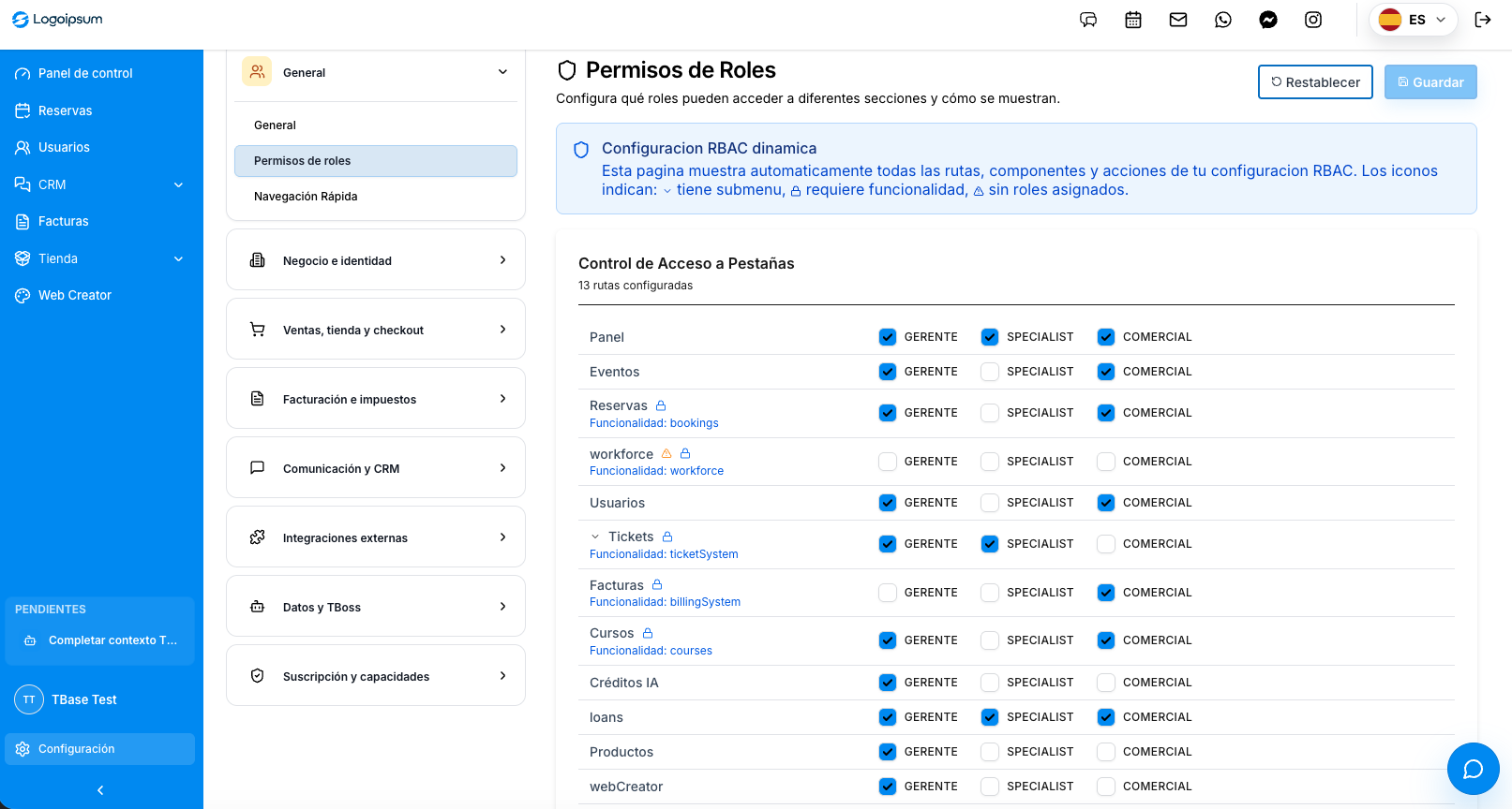 Vista de permisos de roles en TBase con control de acceso por pestañas, rutas, funcionalidades y roles del equipo